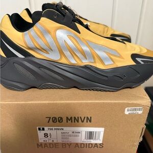 Yeezy Honey 700 size 8.5 New